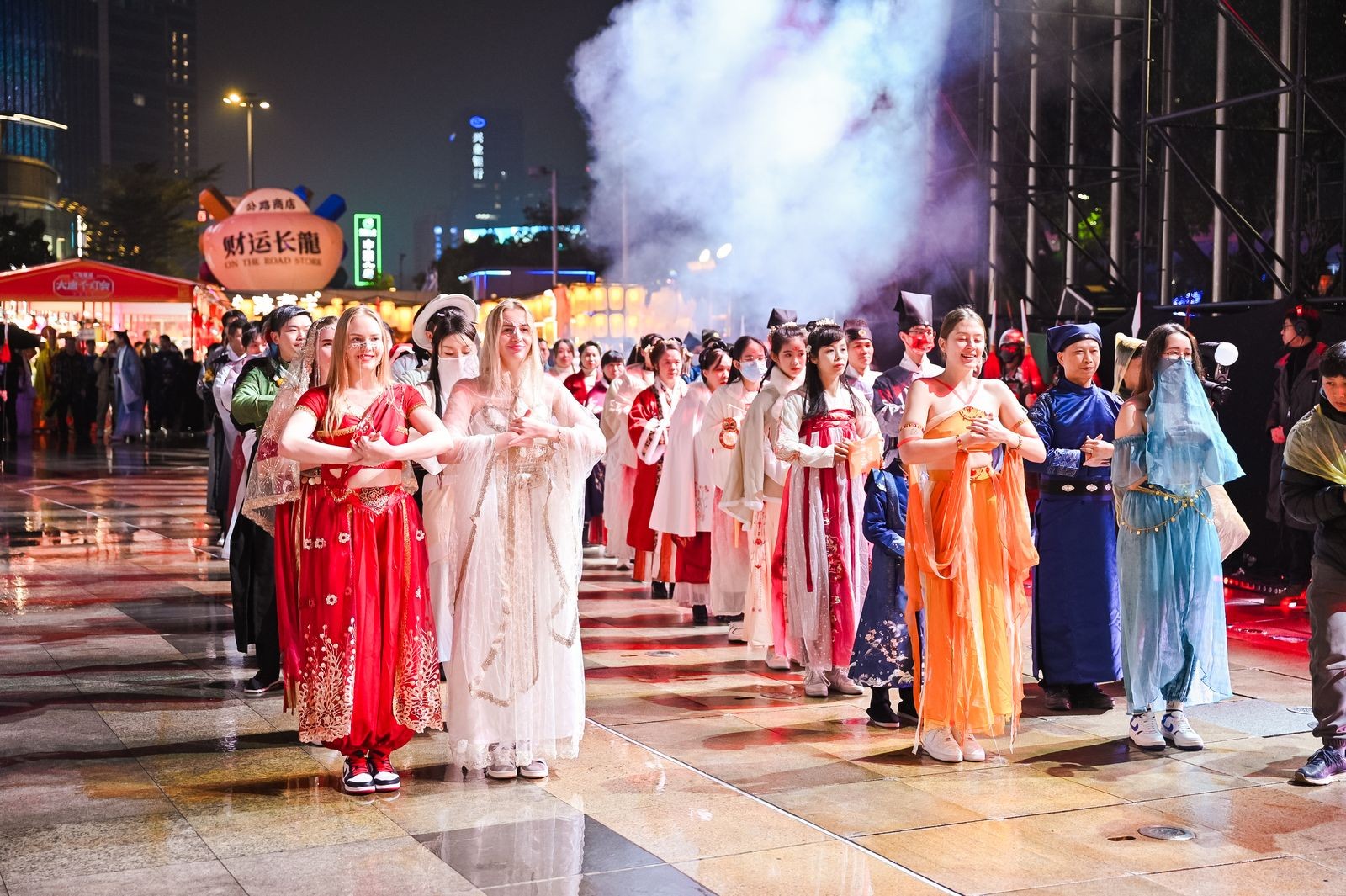 正佳大唐千灯会盛大开幕，带来广州春节假期消费新体验